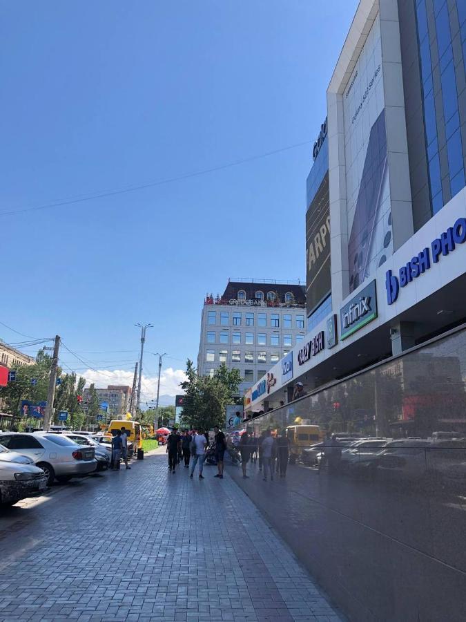 Downtown Homestay Bishkek Esterno foto