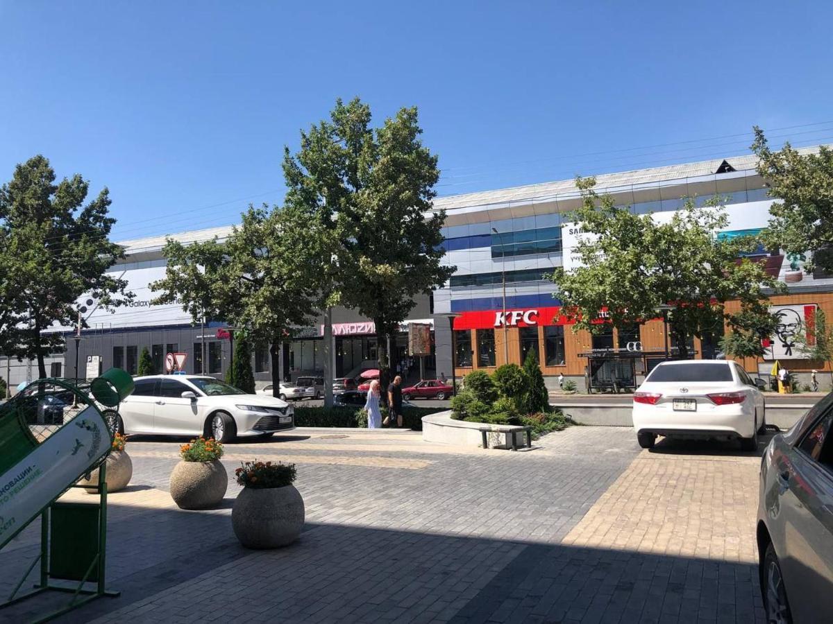 Downtown Homestay Bishkek Esterno foto